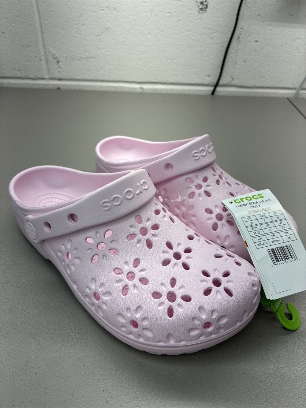 Crocs Kids' Classic Floral Cut Out Clogs Light Pink #210943-6ZW Size 5 J5 New